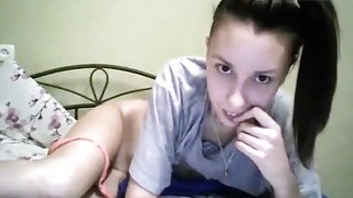 Nastya_freaky rubs her pussy