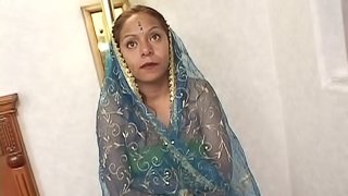 Indian chick is going to serve some men in gangbang